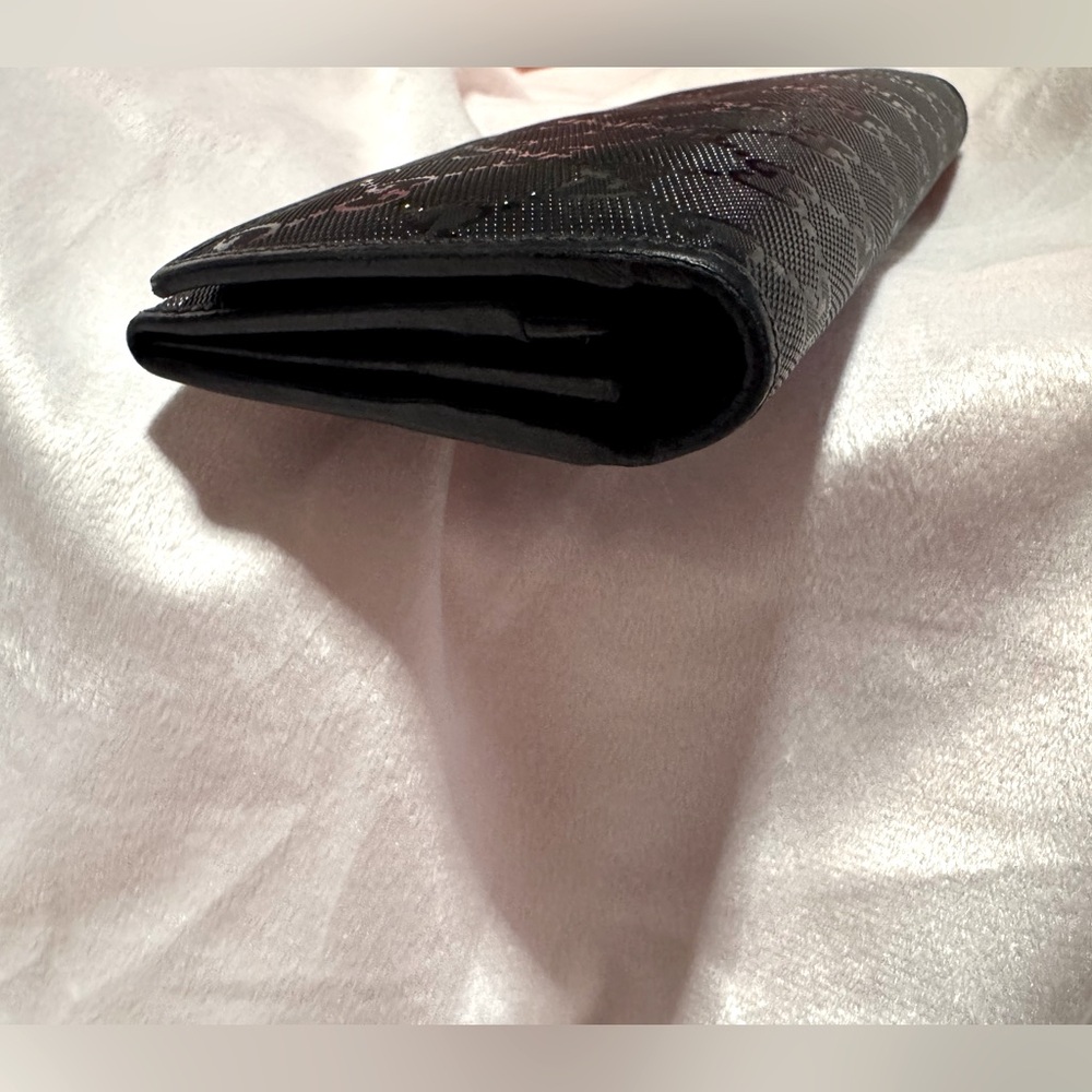 Gucci Black Guccissima Wallet – Authentic Timeless Design, Great Condition - Picture 3 of 16
